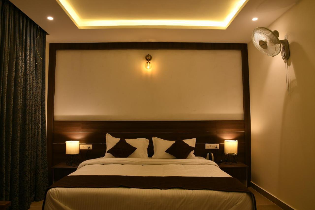 Mirth Hotels And Resorts Kanthalloor Exterior foto